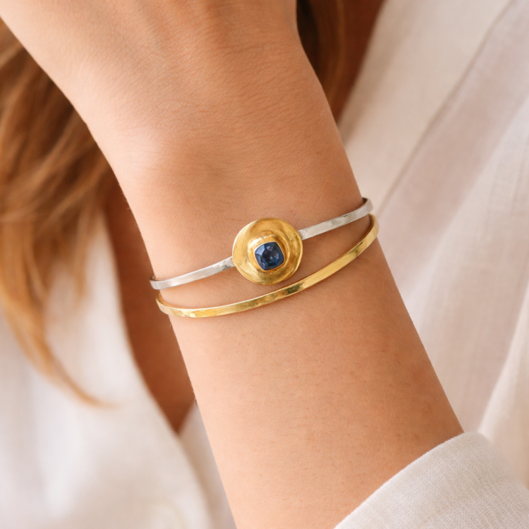 Γυναικείο ασημένιο βραχιόλι χειροπέδα Λάπις Λάζουλι